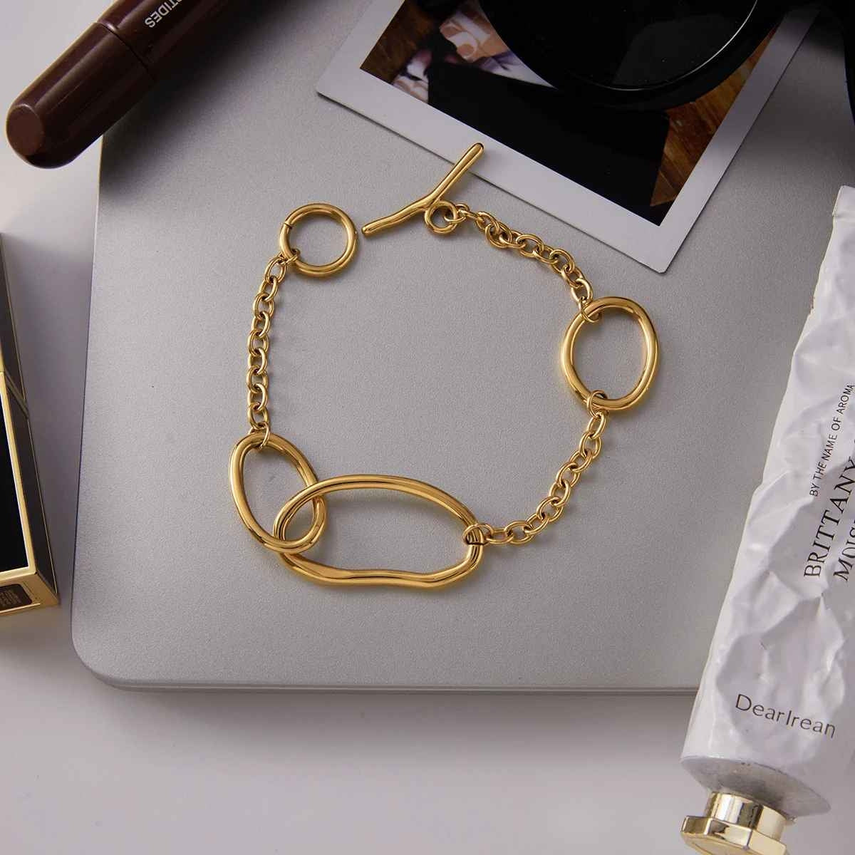 Orbit Link Chain Bracelet