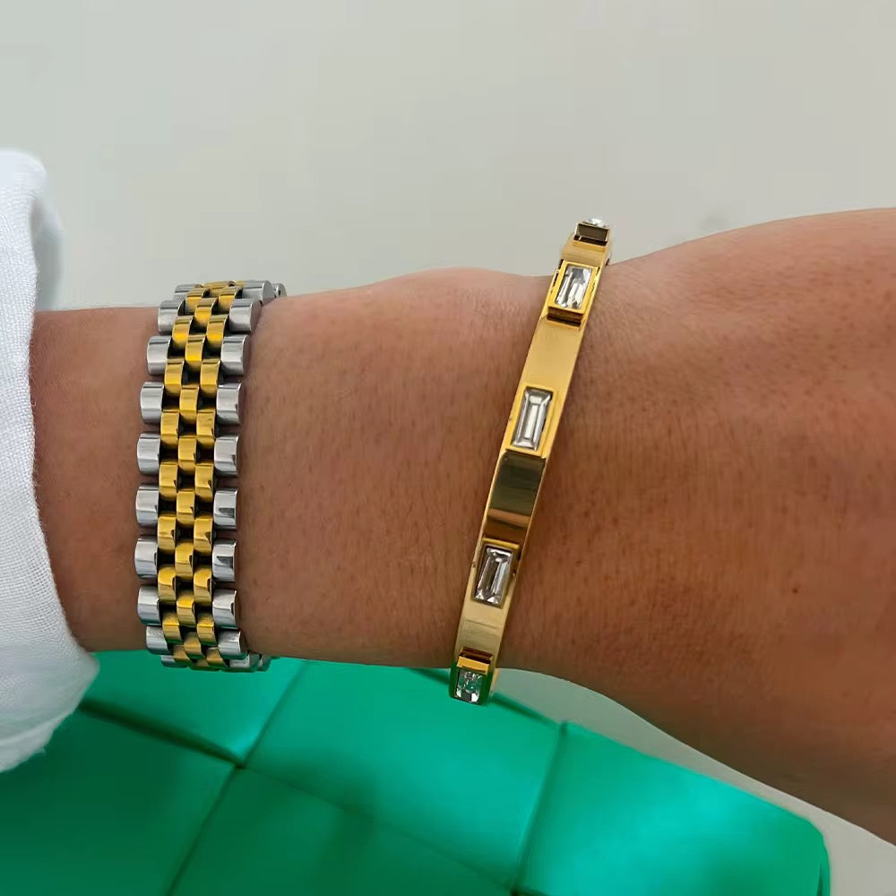 Timeless Gold Baguette Bangle